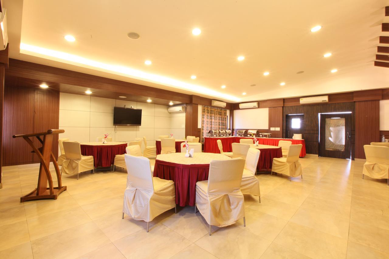 Dibrugarh Hotel Rajawas المظهر الخارجي الصورة